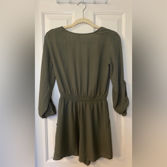 H&M Khaki Green Button-Up Jumpsuit - Picture 3 of 4